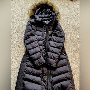 Michael Kors long puffer jacket w/ faux fur hood. Size Small.